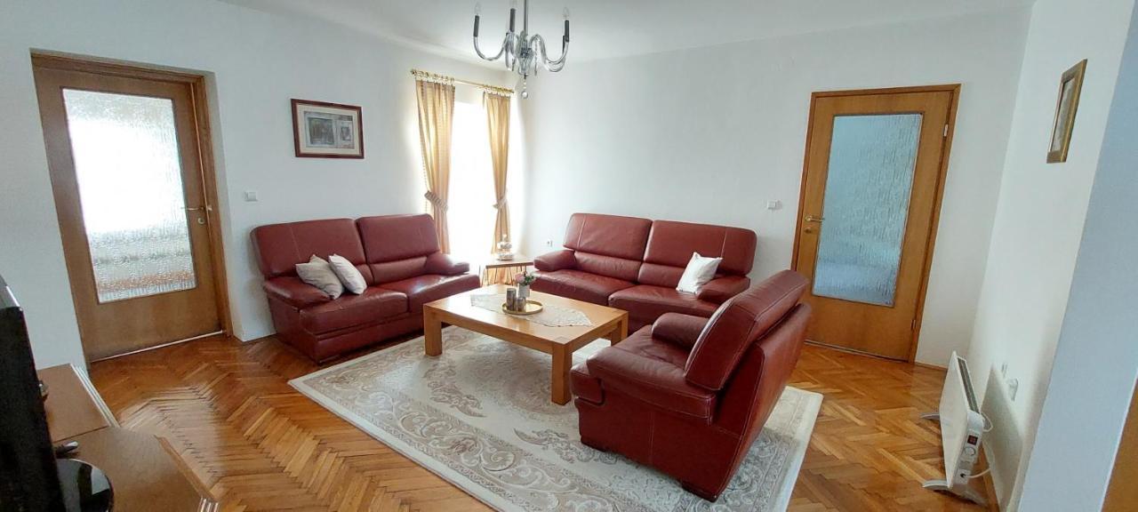 Mb Deluxe Apartment Visoko Exteriör bild