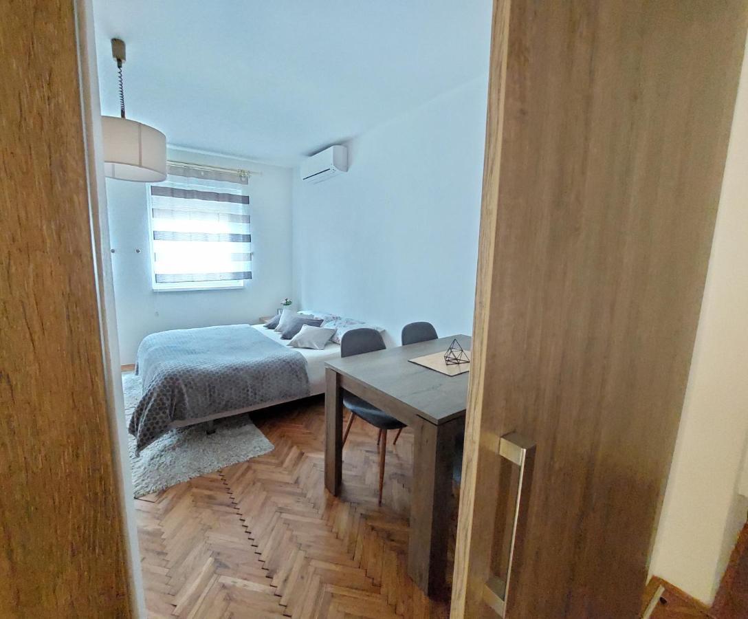 Mb Deluxe Apartment Visoko Exteriör bild